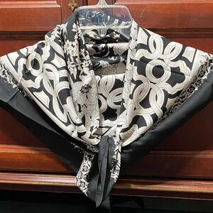 Elegant vintage Black and White Patterned made in Italy Scarf